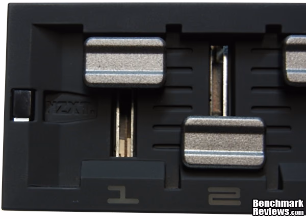 NZXT Sentry Mix Fan Controller Switch Front 001