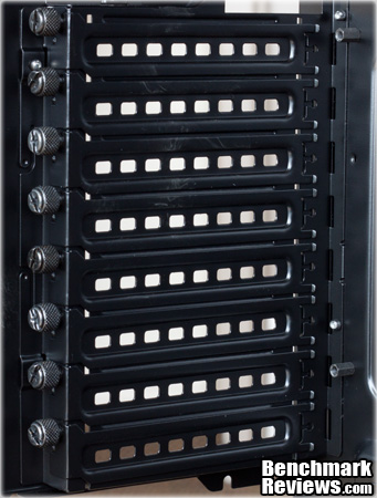 Corsair_Obsidian_650D_Expansion_Slot.jpg