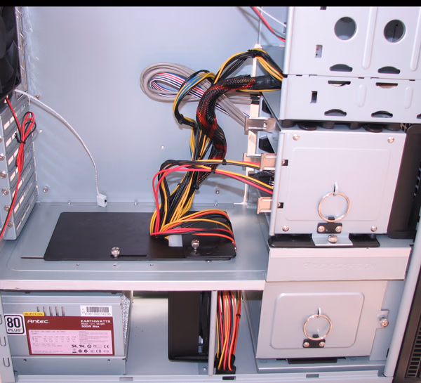 Power Supply Cable Management in the Antec P180B