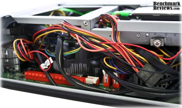 Antec_ISK_Cable Management.jpg