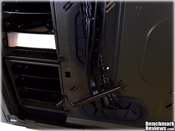 Corsair Vengeance C70 PC Case Cable Clamps