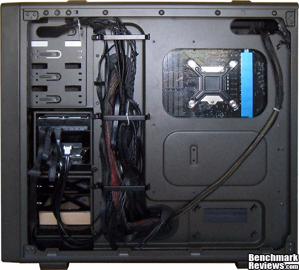 Corsair Vengeance C70 PC Case Cable Management
