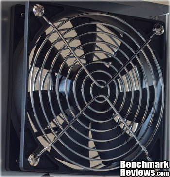 Lian_Li_PC_90_Rear_Fan.jpg