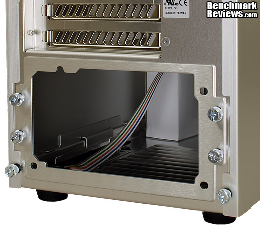 Lian_Li_PC_A04A_Mini_Tower_Aluminum_Case_PSU_Mounting_01.jpg