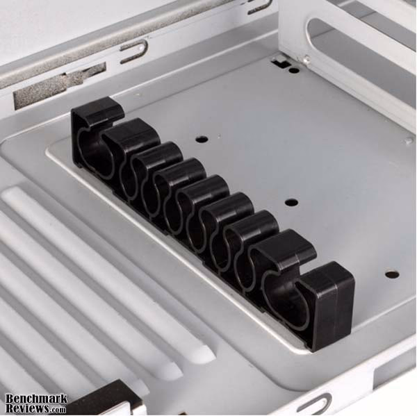 LanCool PC K56W B Cable Manageme