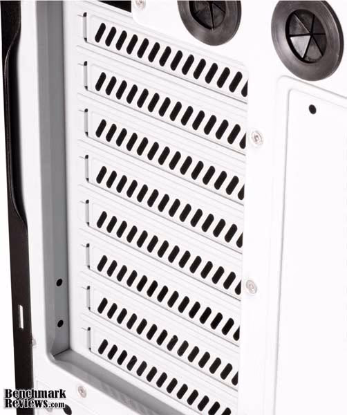 LanCool PC K56W B Slot Vents
