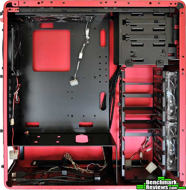 lian_li_pc_v1020_interior.jpg