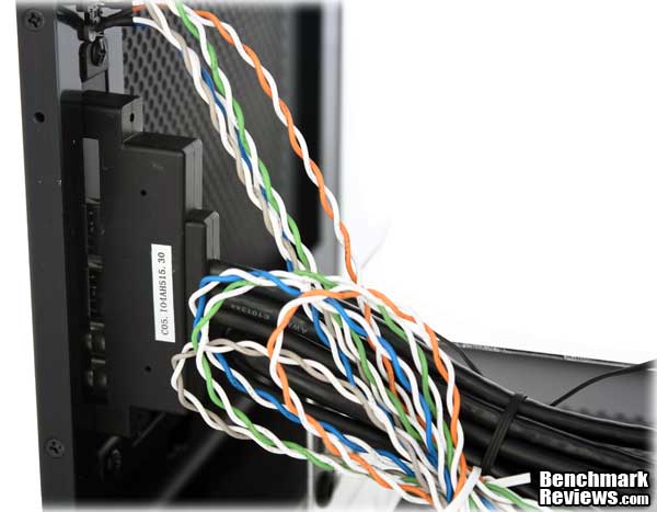 Lian-Li_PCQ08B_Cables.jpg