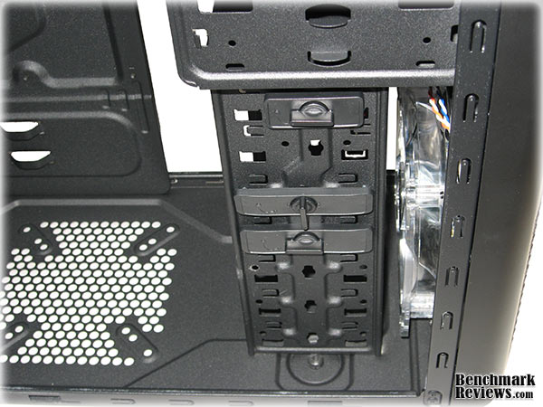 Cooler_Master_Elite_430_Drive_Bays_Bottom.jpg
