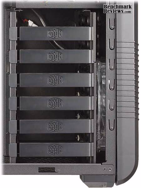 CM690 II Advanced Hard Drive Rack