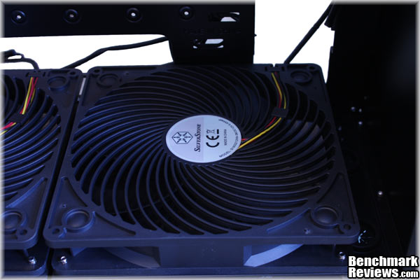 SilverStone_RV02-E_Fan.jpg
