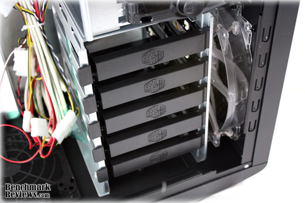 cooler_master_sniper_hard_drive_cage.jpg