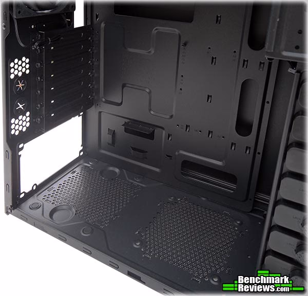BitFenix Shinobi Window Case Interior, rear view