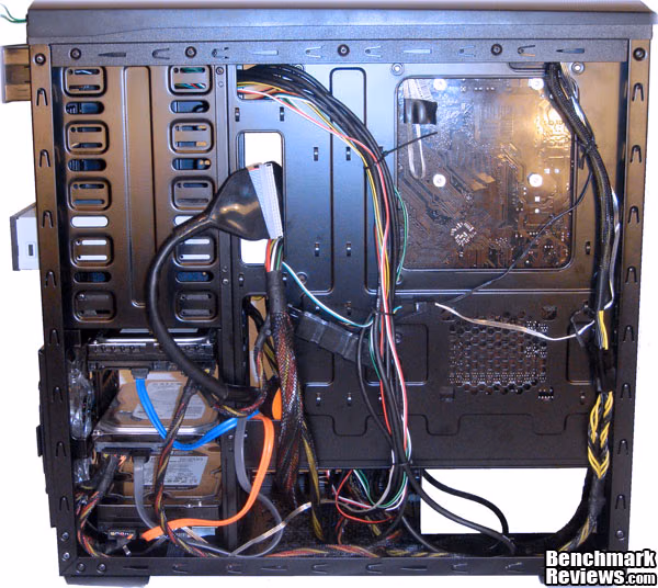Zalman Z9Plus Exterior Side WireManagement