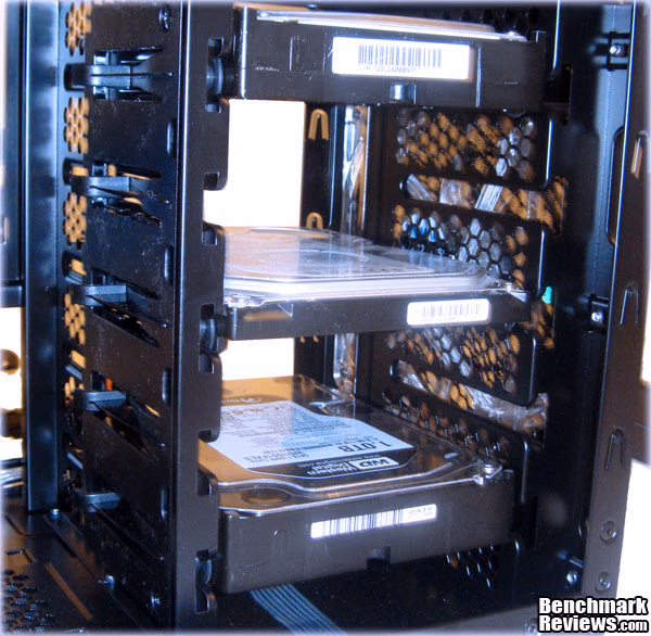 Zalman Z9Plus Interior HDDCage, installed
