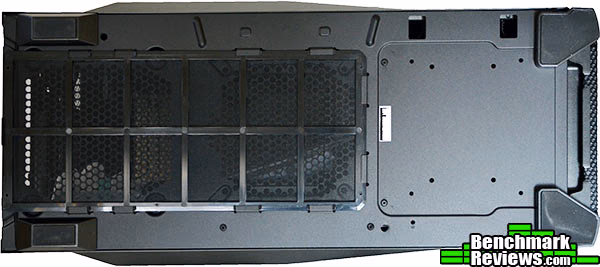 Corsair Carbide 400r, bottom view