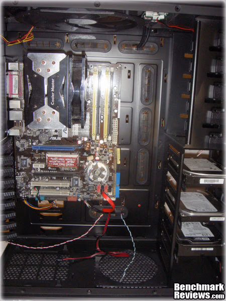BitFenix Colossus Interior MoboHDD