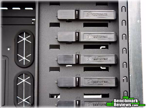 Corsair 700D Drive Bays