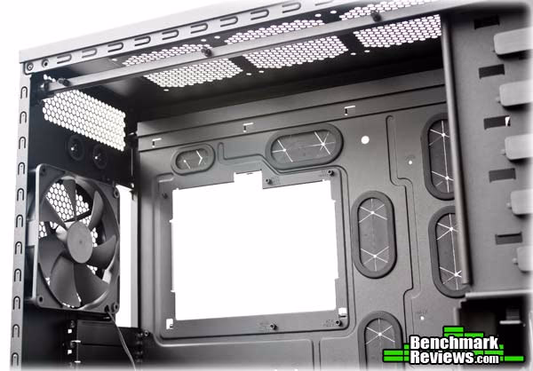 Corsair 700D Main Chamber1