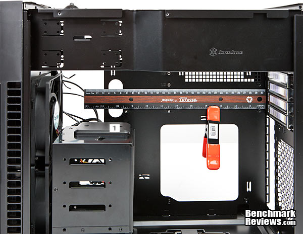 SilverStonel_PS07_Review102VideoCardSpace.jpg