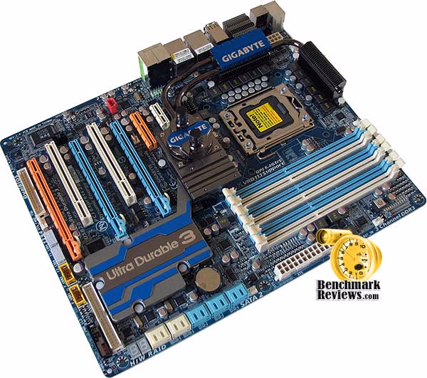 GA EX58 EXTREME SATA, angle view