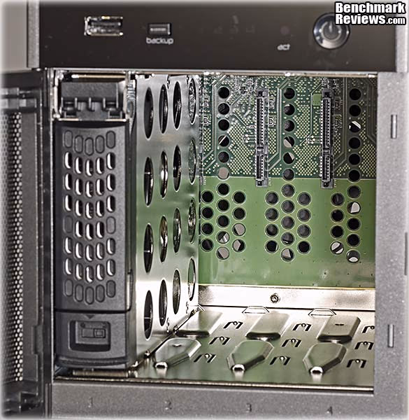 NETGEAR ReadyNAS NV v2 Front, open